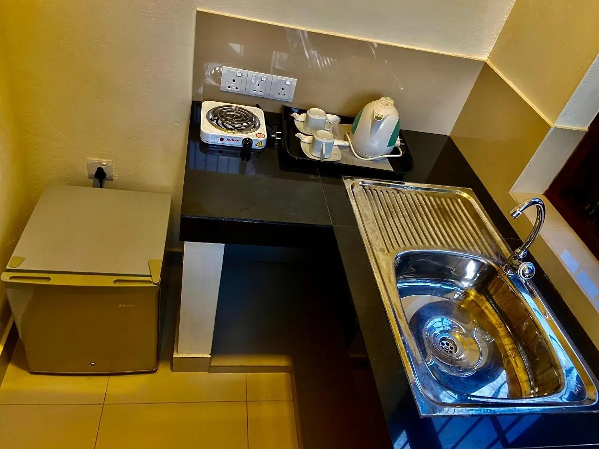 Sea Breeze Deluxe Inn Negombo Guest house